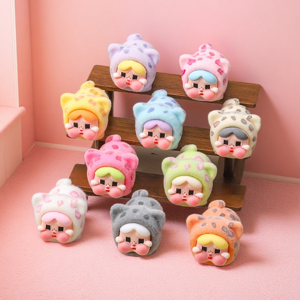 Flocking leopard print crying baby, cute DIY jewelry accessories, keychain pendant, creative doll resin desktop ornament
