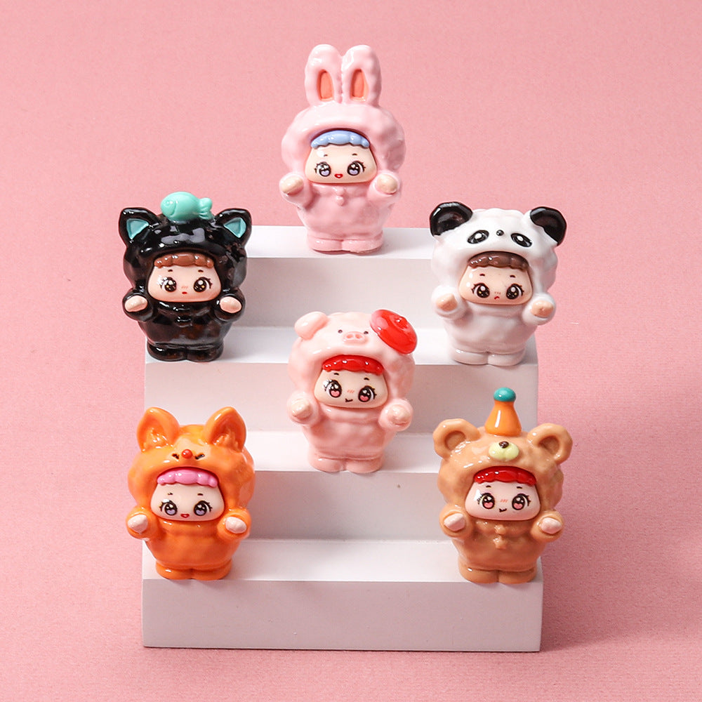 Hug animal cubs, cute DIY jewelry, resin small accessories, blind bag small ornaments.