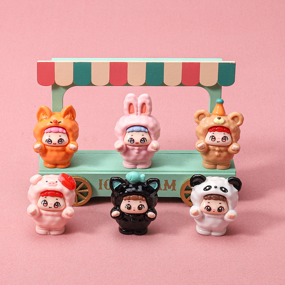 Hug animal cubs, cute DIY jewelry, resin small accessories, blind bag small ornaments.